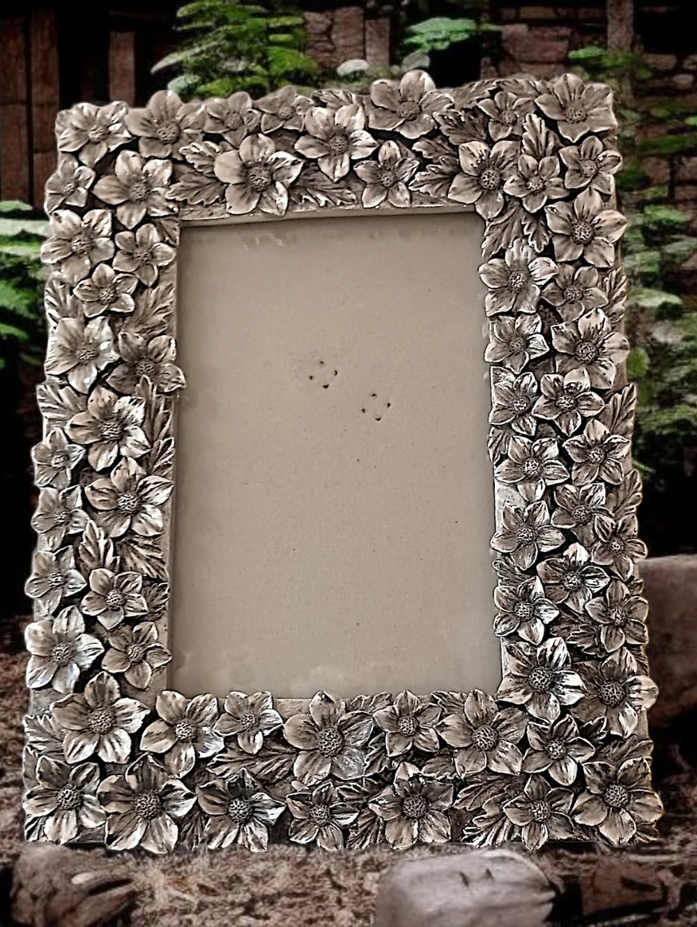 Vtg Applied Floral Picture Frame Silver Tone Resin Flower Photo Frame‎ Cottage